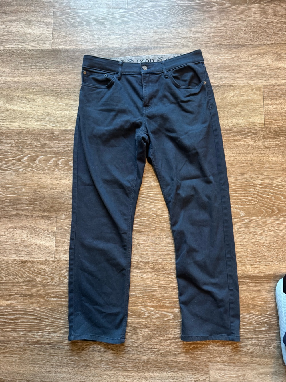Izod Men's Black Jogger Pants